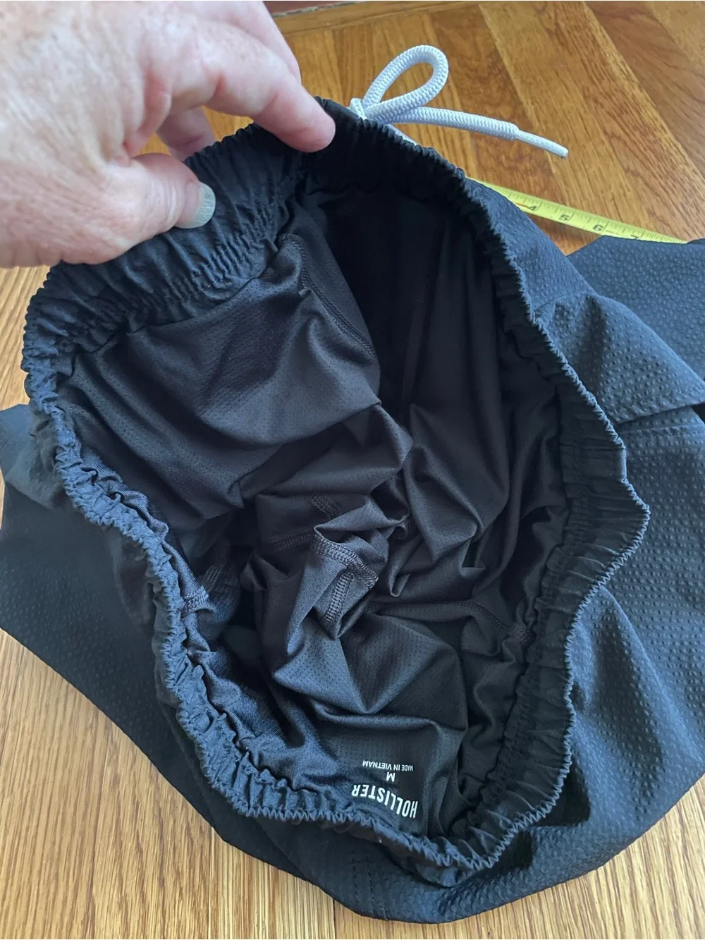 Hollister Men's Black lined seersucker swim Shorts M